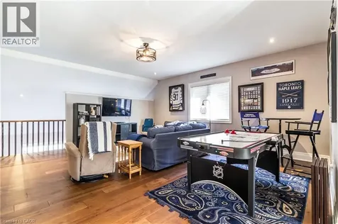 72 Pond View Gate Waterdown ON L8B 2A1