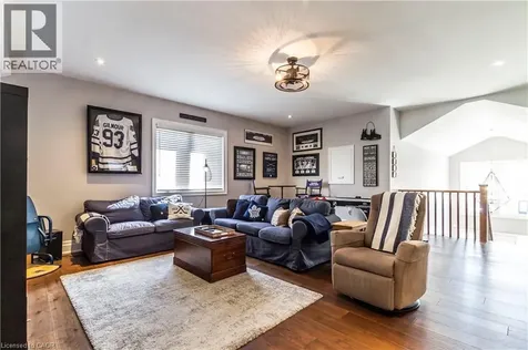 72 Pond View Gate Waterdown ON L8B 2A1