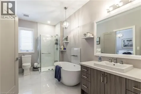 72 Pond View Gate Waterdown ON L8B 2A1