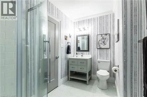 72 Pond View Gate Waterdown ON L8B 2A1