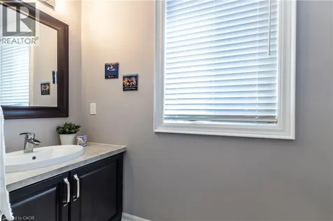 72 Pond View Gate Waterdown ON L8B 2A1