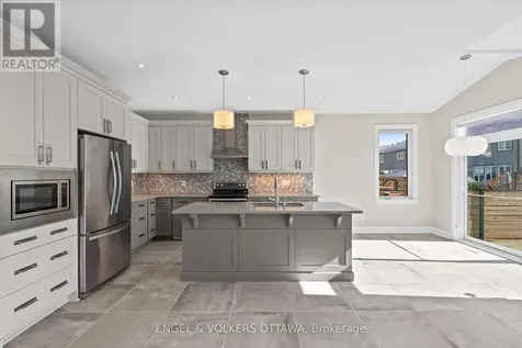 122 Helen Rapp Way Ottawa ON K1T 0N4