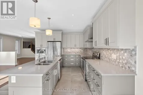 122 Helen Rapp Way Ottawa ON K1T 0N4