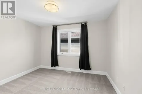 122 Helen Rapp Way Ottawa ON K1T 0N4
