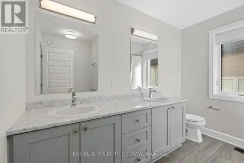 122 Helen Rapp Way Ottawa ON K1T 0N4
