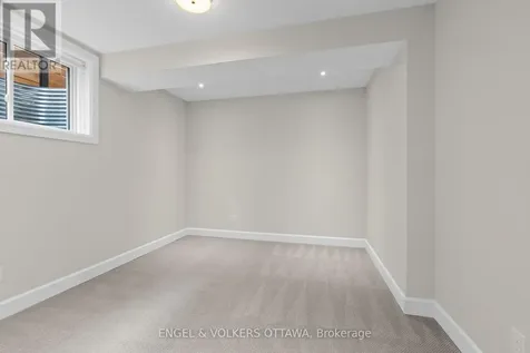122 Helen Rapp Way Ottawa ON K1T 0N4