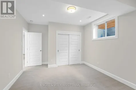 122 Helen Rapp Way Ottawa ON K1T 0N4