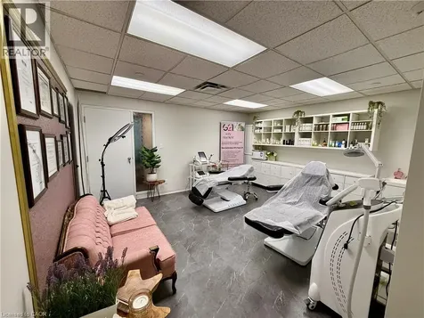 517 Upper Sherman Avenue Hamilton ON L8V 3L7