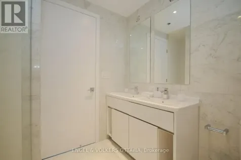 199 Slater Street Ottawa ON K1P 0C8