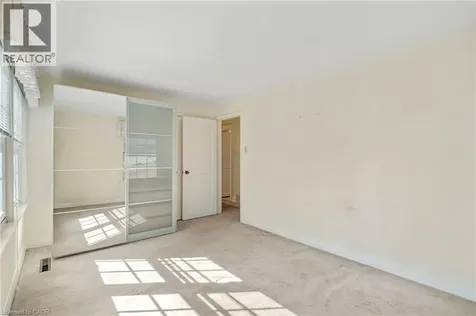 524 Meadow Wood Road Mississauga ON L5J 2S3