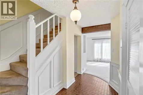 524 Meadow Wood Road Mississauga ON L5J 2S3