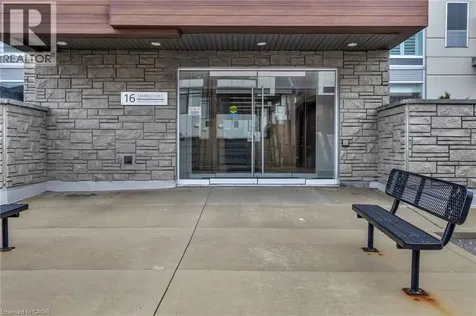 16 Markle Crescent Ancaster ON L9G 0H4