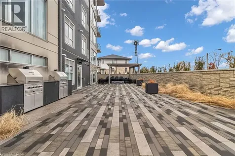 16 Markle Crescent Ancaster ON L9G 0H4