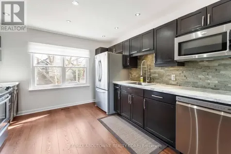 54 Weir Street South Hamilton (bartonville) ON L8K 3A4