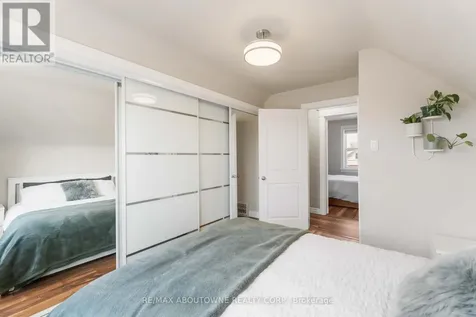 54 Weir Street South Hamilton (bartonville) ON L8K 3A4