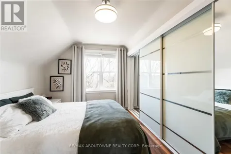 54 Weir Street South Hamilton (bartonville) ON L8K 3A4