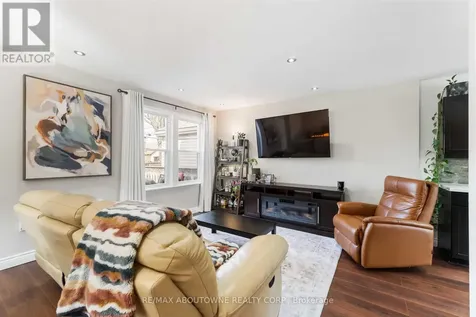 54 Weir Street South Hamilton (bartonville) ON L8K 3A4