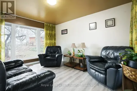136 4th Avenue Hanover ON N4N 2B3