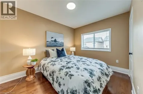 5811 Page Crescent Burlington ON L7L 7N9