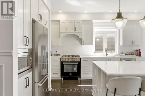 54 Angel Heights Ottawa ON K2S 2N4