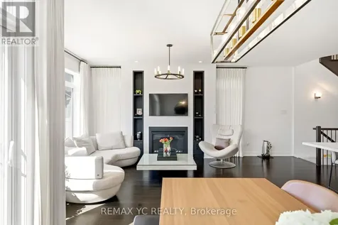 54 Angel Heights Ottawa ON K2S 2N4