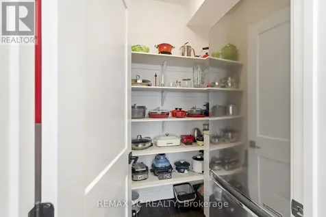 54 Angel Heights Ottawa ON K2S 2N4