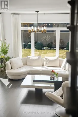 54 Angel Heights Ottawa ON K2S 2N4