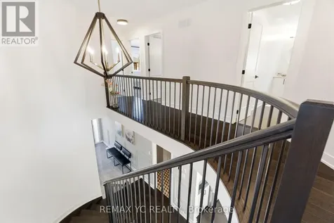 54 Angel Heights Ottawa ON K2S 2N4
