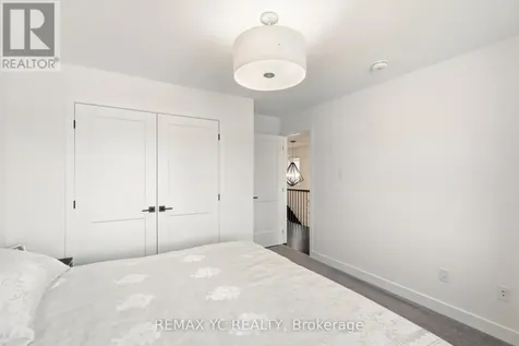 54 Angel Heights Ottawa ON K2S 2N4