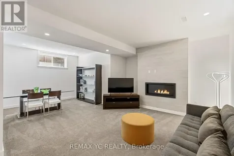 54 Angel Heights Ottawa ON K2S 2N4