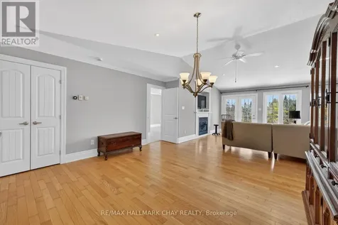 19 Greenway Drive Wasaga Beach ON L9Z 0E6