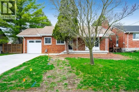 95 Tweedsmuir Avenue East Chatham ON N7M 3Z7
