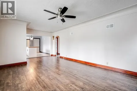 95 Tweedsmuir Avenue East Chatham ON N7M 3Z7