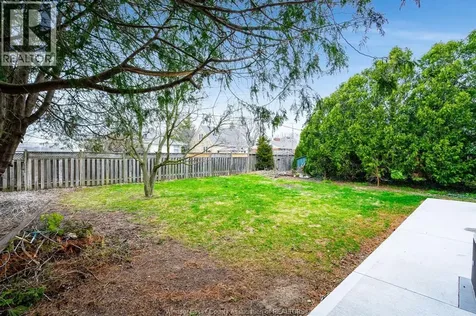 95 Tweedsmuir Avenue East Chatham ON N7M 3Z7