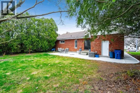 95 Tweedsmuir Avenue East Chatham ON N7M 3Z7
