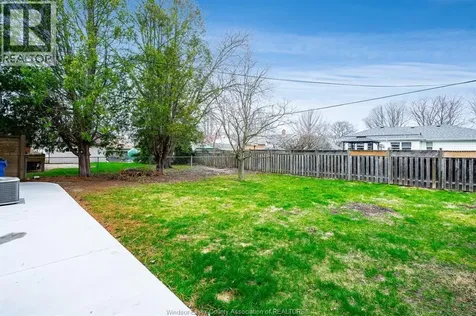 95 Tweedsmuir Avenue East Chatham ON N7M 3Z7