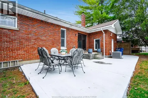 95 Tweedsmuir Avenue East Chatham ON N7M 3Z7