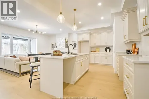 2 Mulberry Court Amherstburg ON N9V 1N3