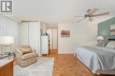 1356 Meadowlands Drive East Ottawa ON K2E 6K6