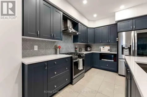 221 Finsbury Avenue Ottawa ON K2S 2X9
