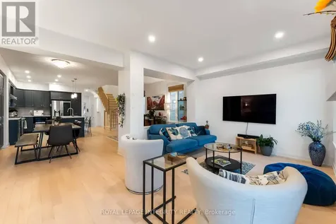 221 Finsbury Avenue Ottawa ON K2S 2X9