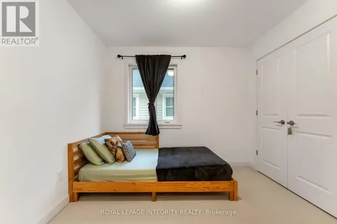221 Finsbury Avenue Ottawa ON K2S 2X9