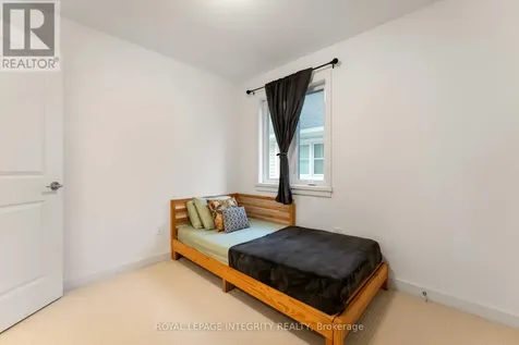 221 Finsbury Avenue Ottawa ON K2S 2X9