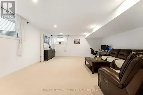 221 Finsbury Avenue Ottawa ON K2S 2X9