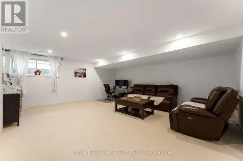 221 Finsbury Avenue Ottawa ON K2S 2X9