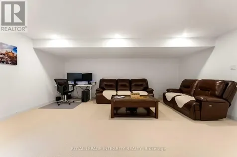 221 Finsbury Avenue Ottawa ON K2S 2X9