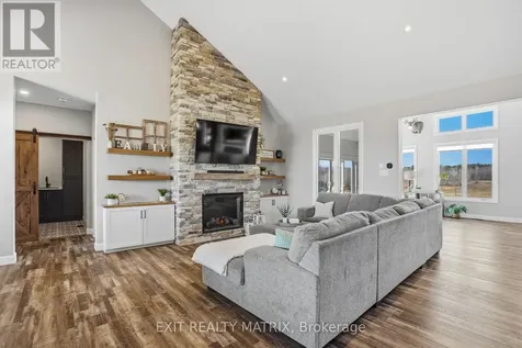 1584 Calypso Street The Nation ON K0A 2M0
