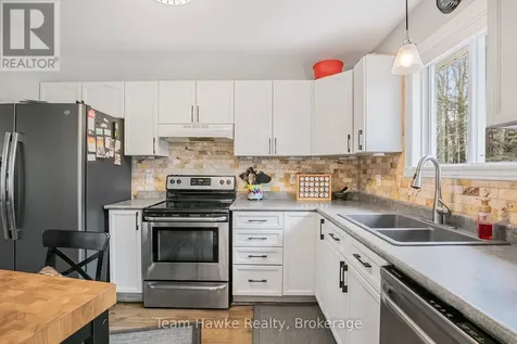 22 Laurier Boulevard Tiny ON L9M 0J2