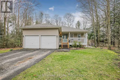 22 Laurier Boulevard Tiny ON L9M 0J2