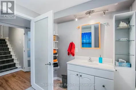 22 Laurier Boulevard Tiny ON L9M 0J2